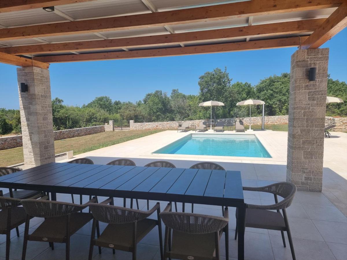 Luxury Villa Serena 2022 - With Heated Pool Cukrici Buitenkant foto