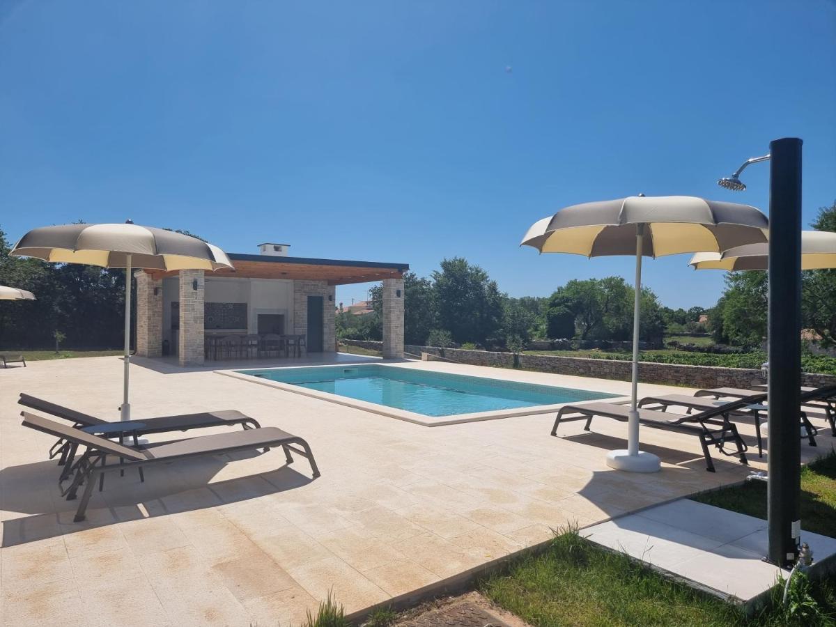 Luxury Villa Serena 2022 - With Heated Pool Cukrici Buitenkant foto