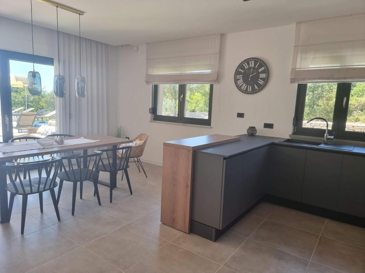 Luxury Villa Serena 2022 - With Heated Pool Cukrici Buitenkant foto